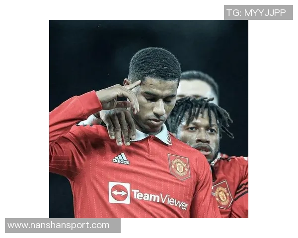 从草根到豪门：揭开足球转会背后少年的崛起与巨星之路